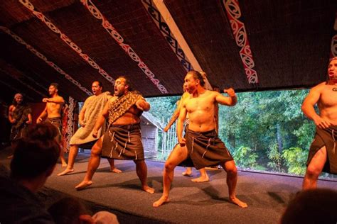The TRUTH About the Rotorua Maori Experience (& The BEST Tour!).